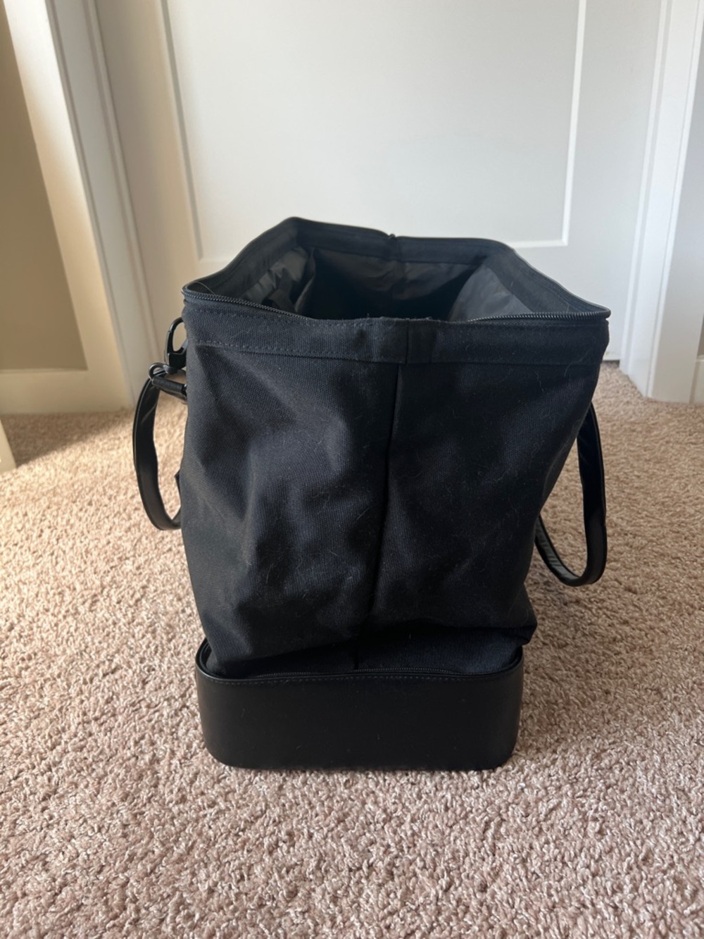 Beis Weekender Bag in Black - Picture 10 of 11